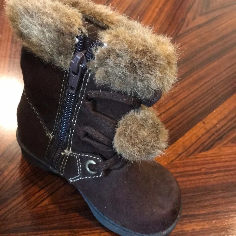 Wonder Kids Toddler Girls Brown Faux Fur Pom Pom Winter Boots Size 6M